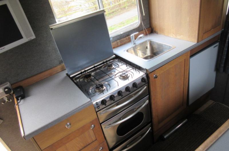 22-288-*NEW PRICE* 2000 Iveco Eurocargo 75E15 Coach built Highbury Coach builders. Stalled for 3. Smart living. Sleeping for 4. Toilet and shower.